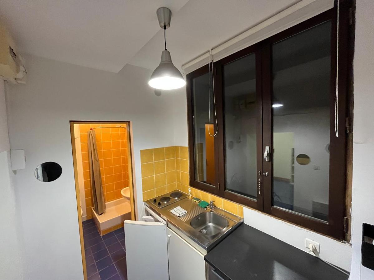Studio . T1 CV - Calme avec cour Montpellier Extérieur photo