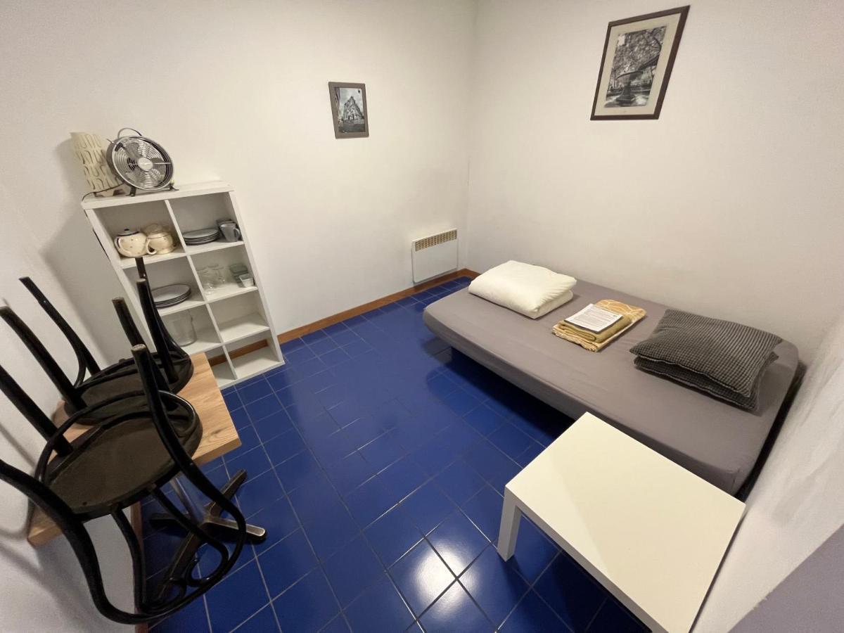 Studio . T1 CV - Calme avec cour Montpellier Extérieur photo
