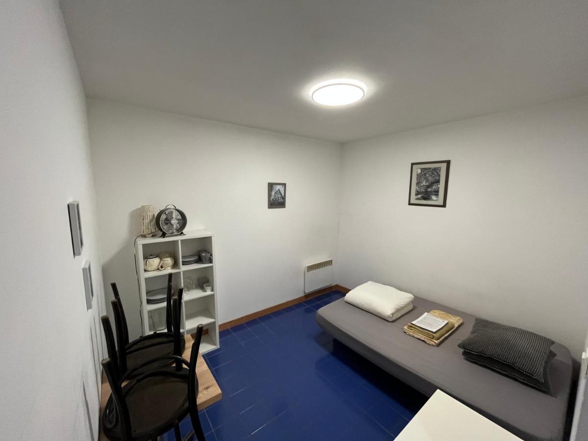 Studio . T1 CV - Calme avec cour Montpellier Extérieur photo